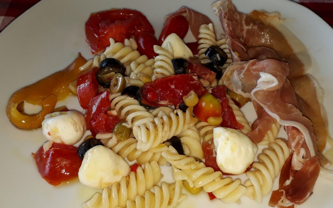 Ensalada con pasta fusilli